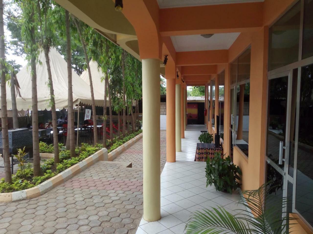 Snow View Hotel Boma la Ngombe Exterior photo